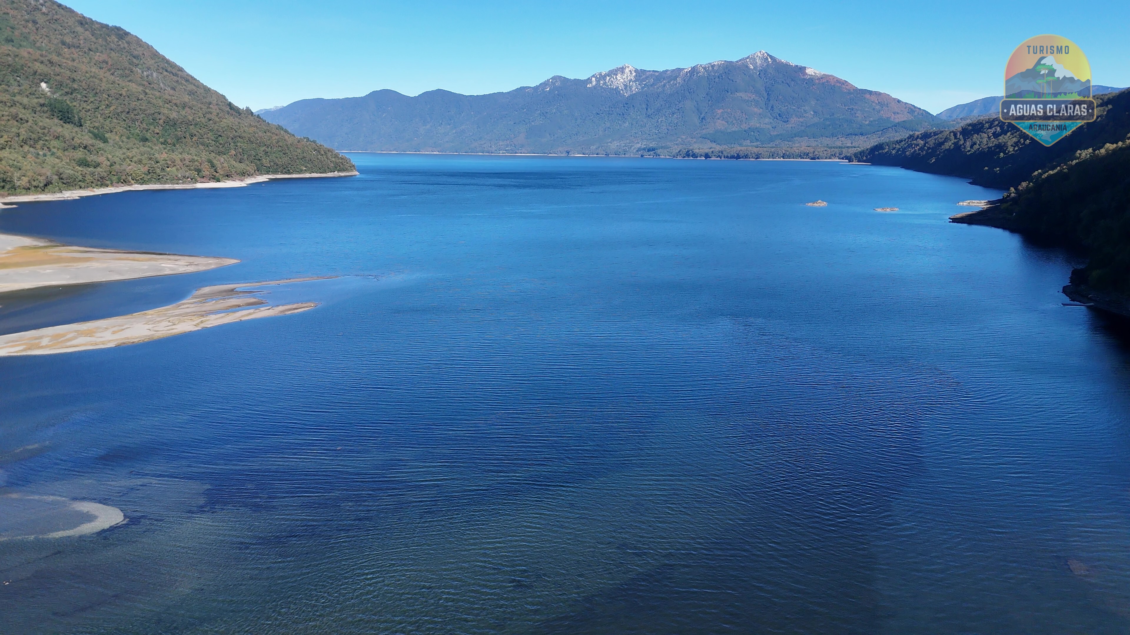 Vista aérea del Lago Caburgua, Araucanía